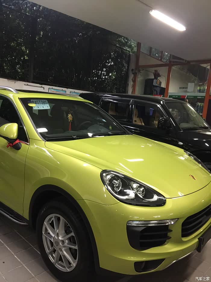 橄榄绿卡宴改装.