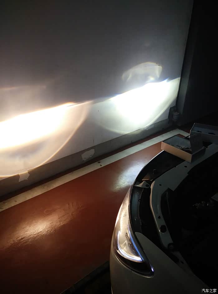 晚上老觉得车灯不亮呢?