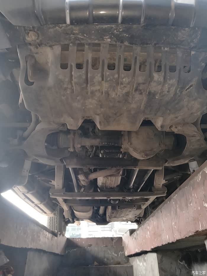 准备入手2005年的35特拉卡一辆底盘下有个线是干什么的