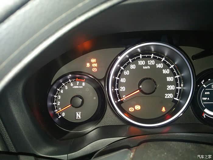 仪表盘换远光灯就出现异常状态