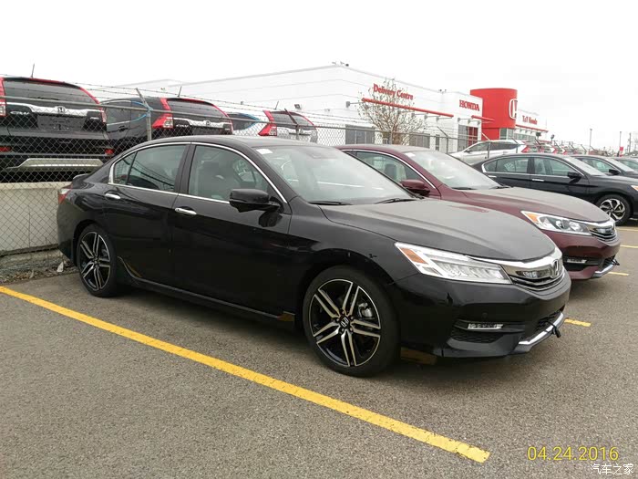 2016款雅阁运动版19寸轮毂