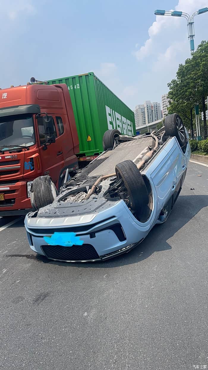 翻车!人一点事都没有