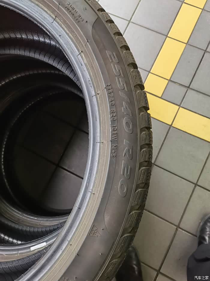 出自用的倍耐力蝎子王sottozero3冬季轮胎