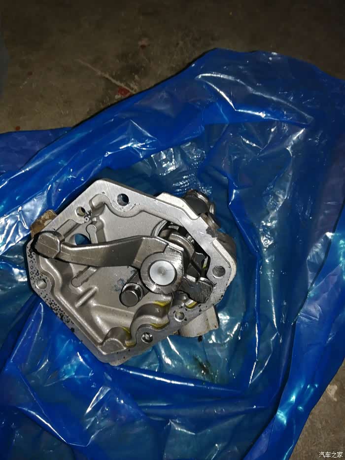 这我拆来原车变速箱上盖.
