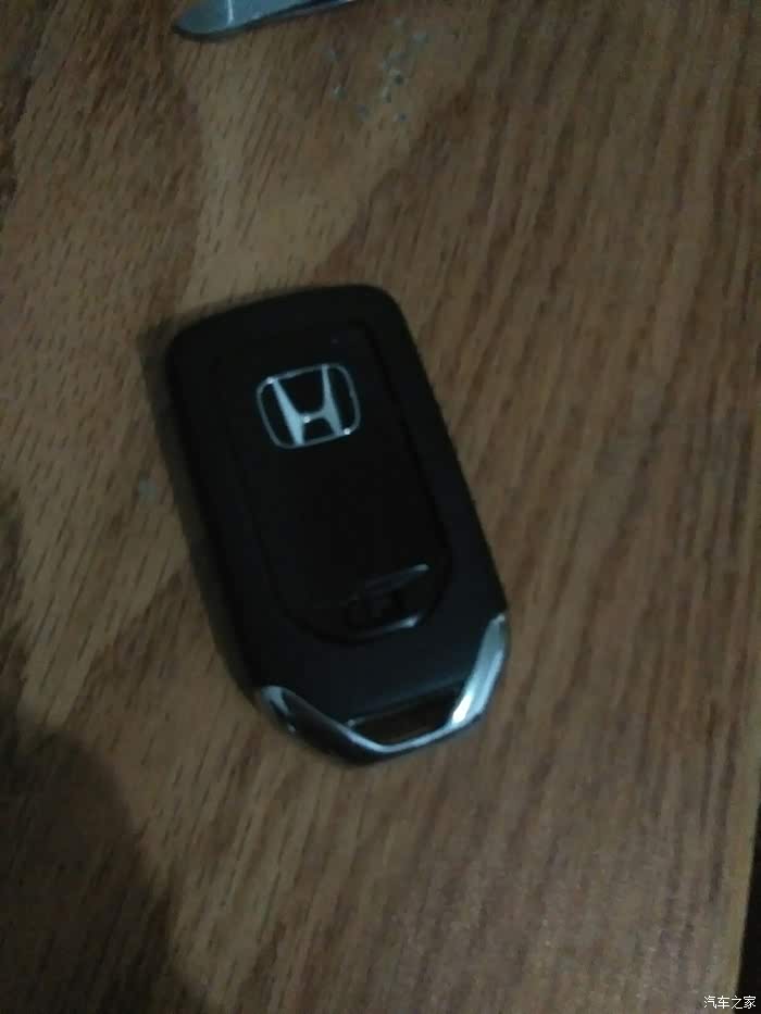 8舒适的钥匙图片?有没有本田标志?