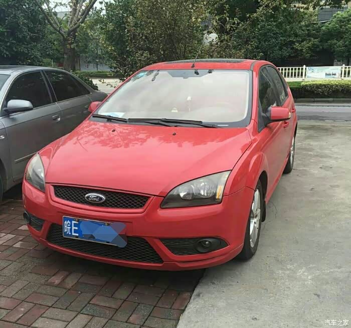 经典福克斯 两厢自动 2.0l运动版顶配 小钢炮哦