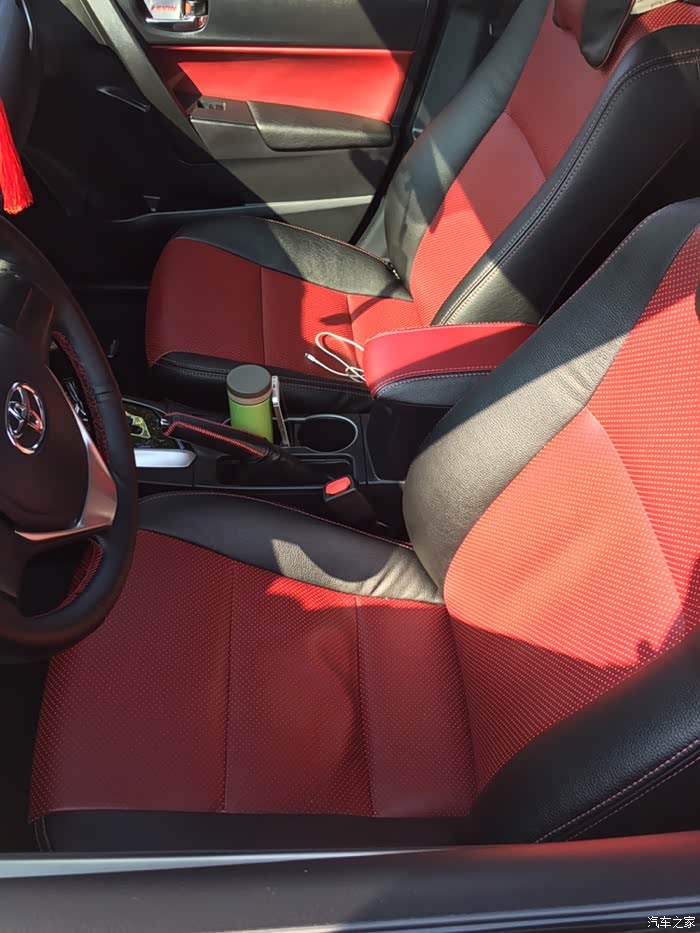 准备包大红色的真皮座椅