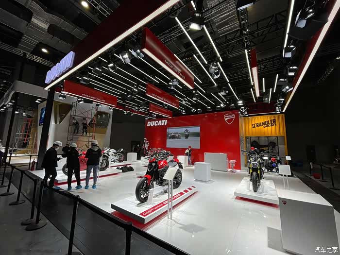 喜欢机车的骑士们杜卡迪展台了解一下