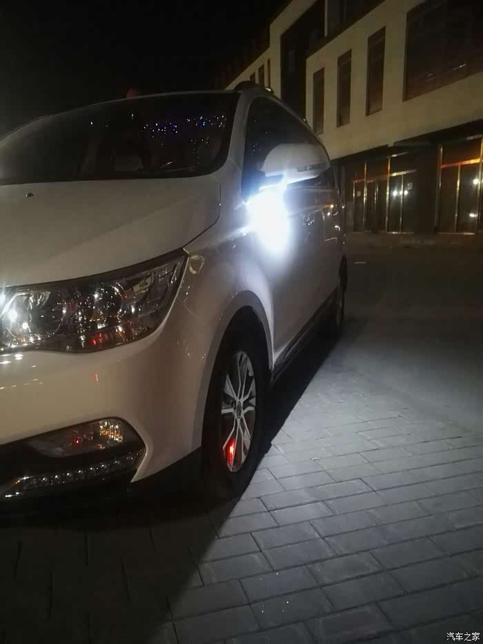 16款宝骏730低调装饰翻毛皮星空顶听说标题长点击率高