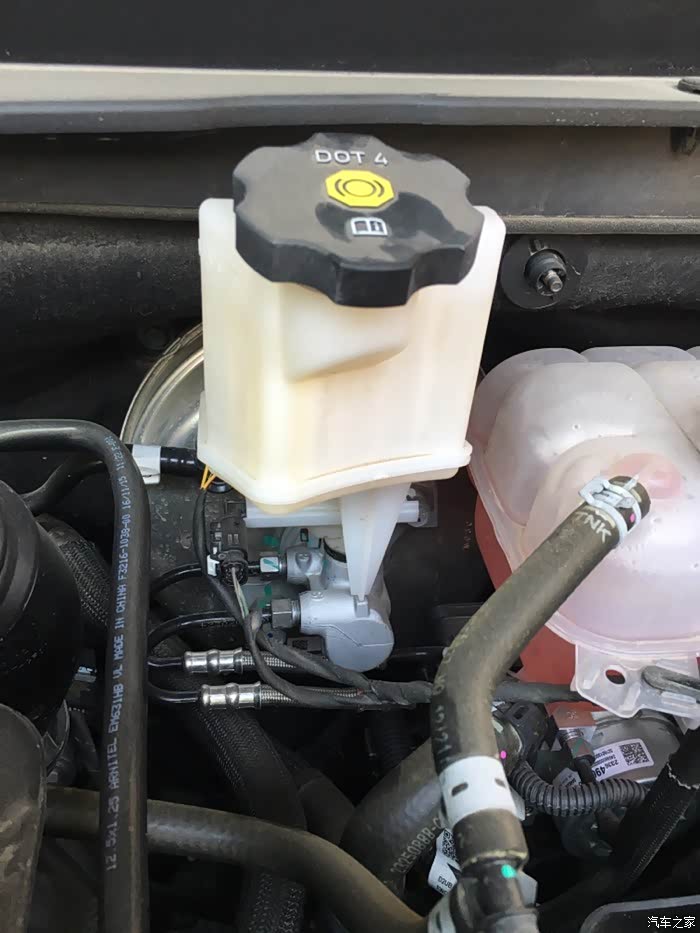 关于刹车油壶的问题