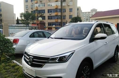 今天终于把17款宝骏730尊享版提回家了