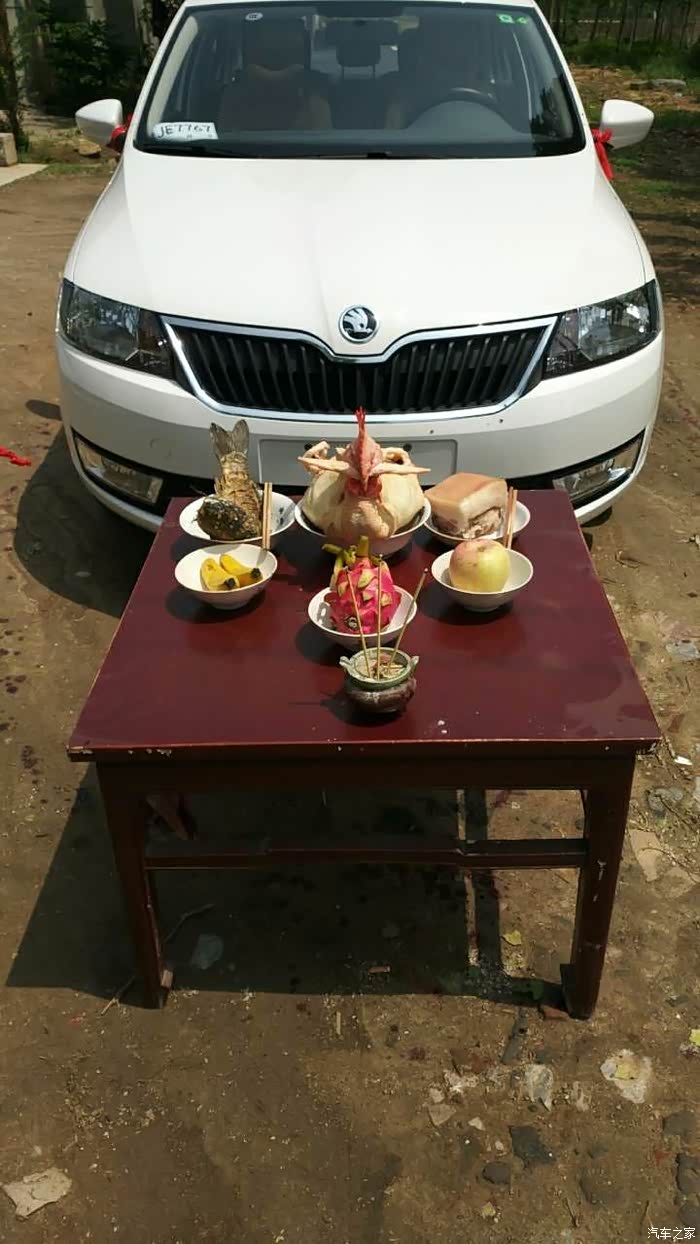 验完车第二天祭祭车,欢迎伙伴进家,以后要陪我们风里来雨里去,顺顺利