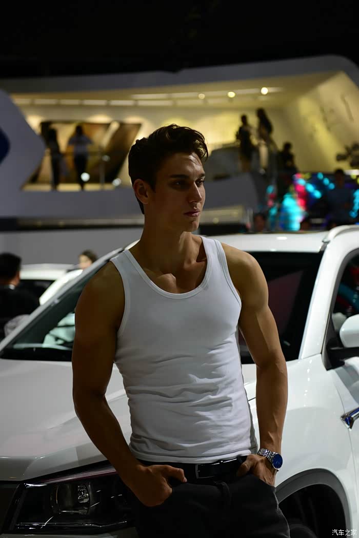 第13届广州国际车展在琶州国际会展中心举行!