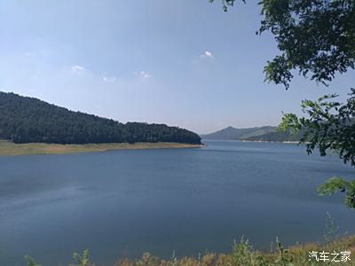 面去鞍山供水水源湯河水庫拍照片其中有段路特別難走過在切腳都事