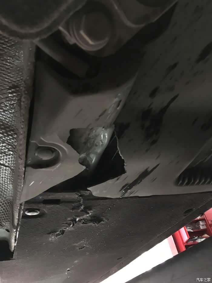 【图】a4底盘被磕,这个大梁是变形了嘛?_奥迪a4l论坛_汽车之家论坛