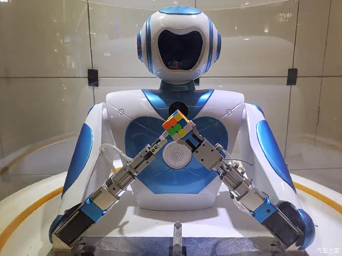 机器人21秒还原魔方