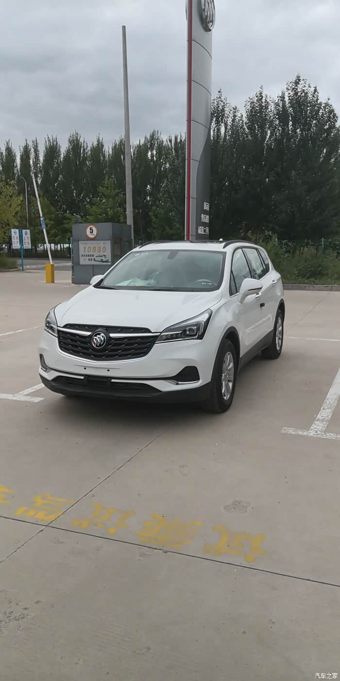 白色的昂科威很丑吗?