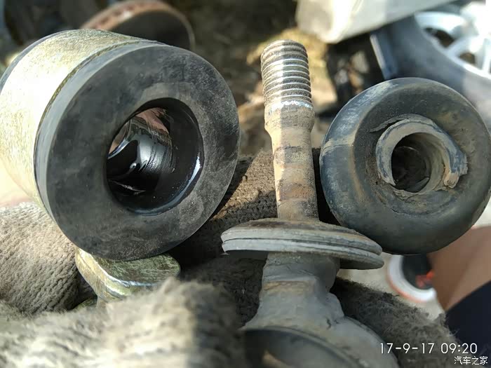 换平衡杆胶套解决了部分异响