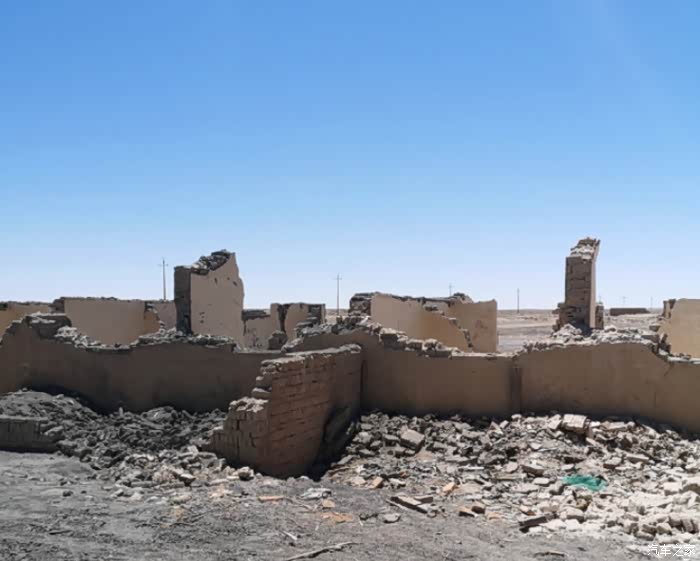 石油名城变"空城",曾居住10万人,现只剩断瓦残垣!