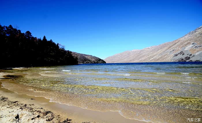 美丽情海木格措