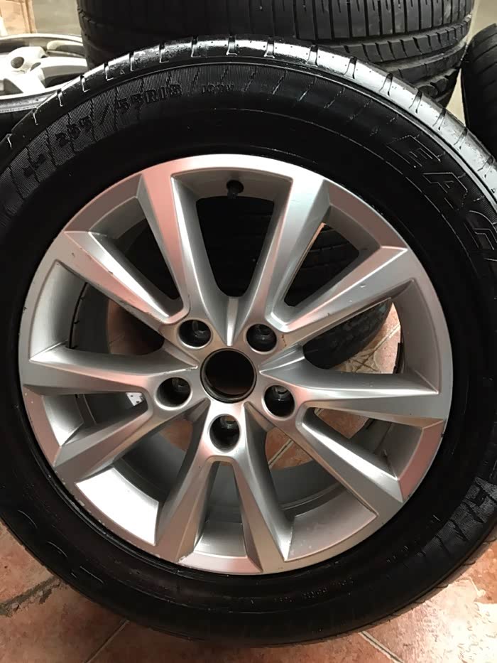 途锐原装18寸轮毂轮胎