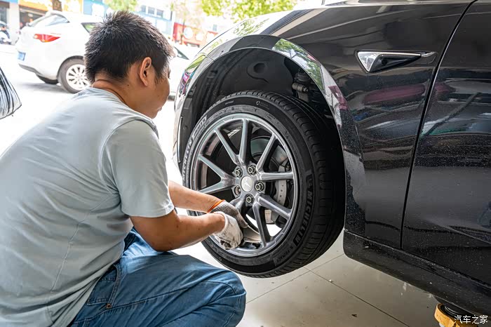 米其林电动汽车轮胎体验官特斯拉model3更换e聆悦棒极了