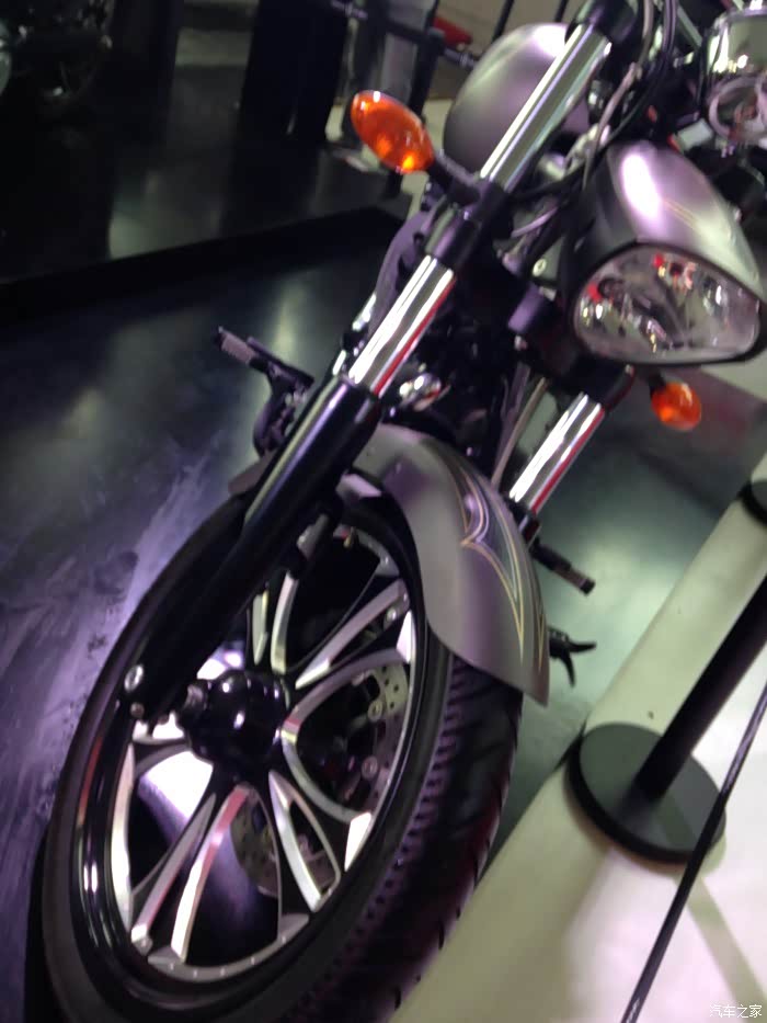 【图】青岛车展,偶遇胜利机车,与大家分享_摩托车论坛_汽车之家论坛