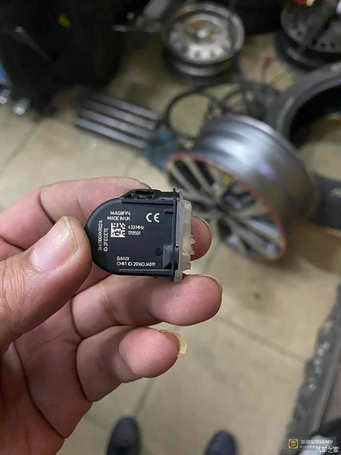 完美更换成功胎压传感器电池