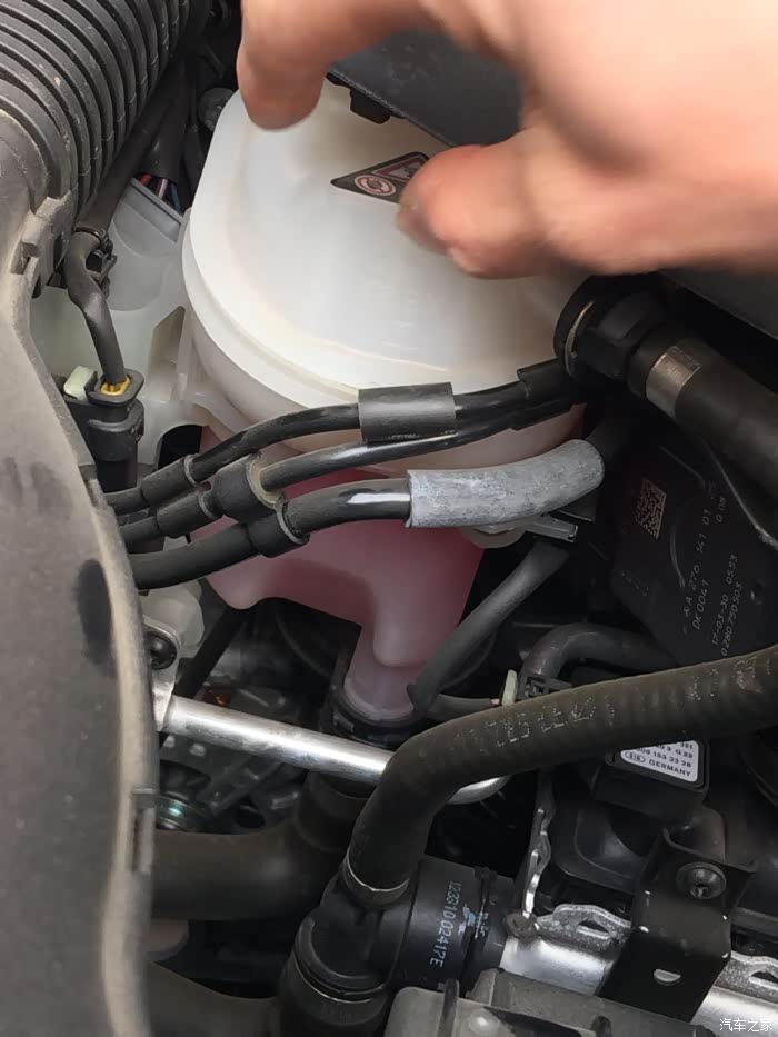 【图】加冷却液是什么鬼_奔驰gle论坛_汽车之家论坛