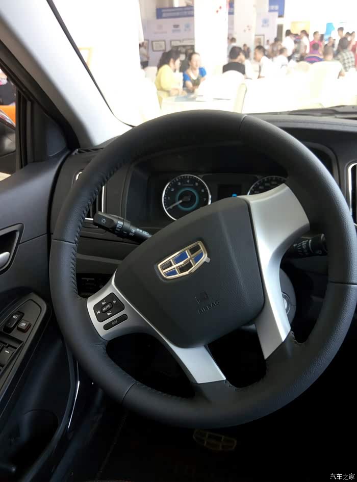 给你们看看全黑内饰搪塑仪表台远景