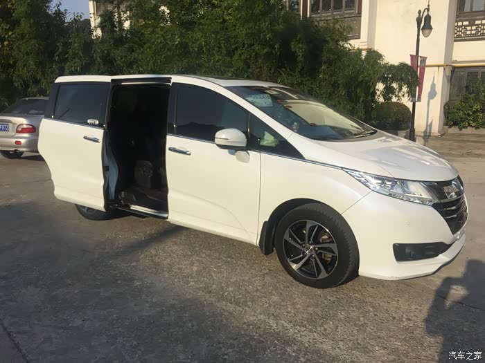 遥控自动门,看上去超高级,比老款的四开门洋气好多