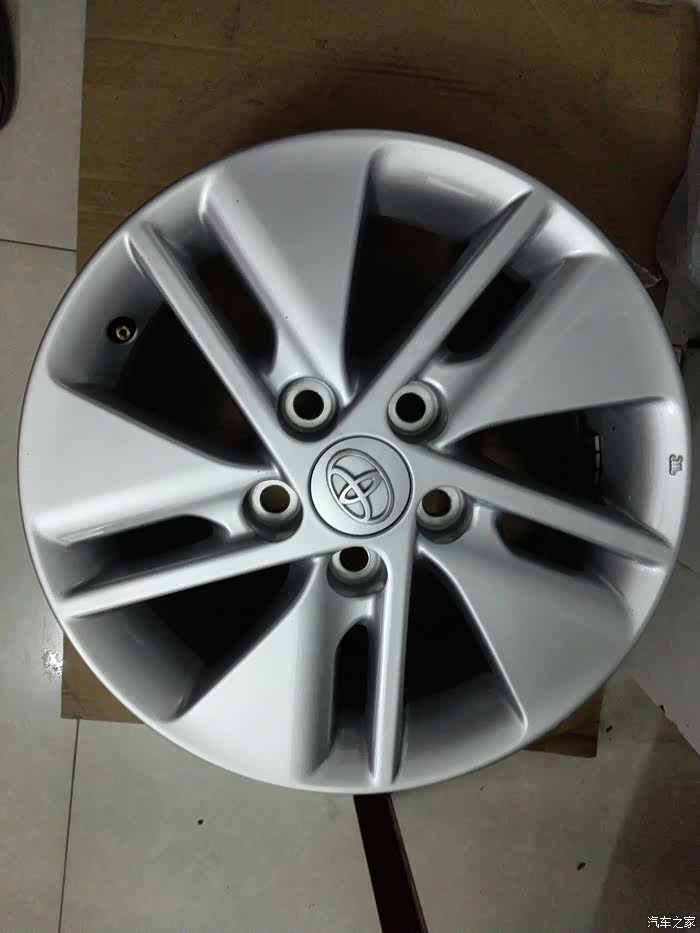 卡罗拉15寸轮毂出售
