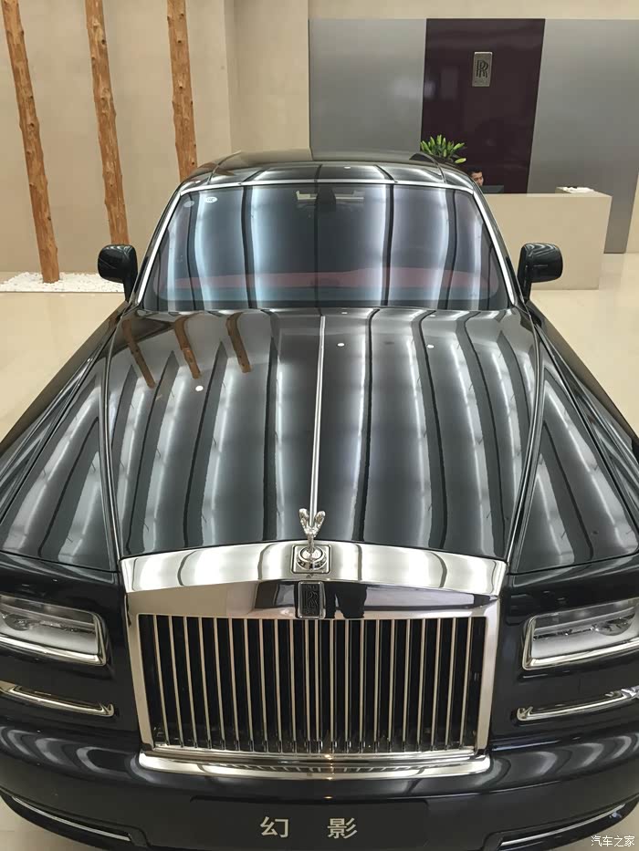 自己拍的加长幻影古斯特魅影