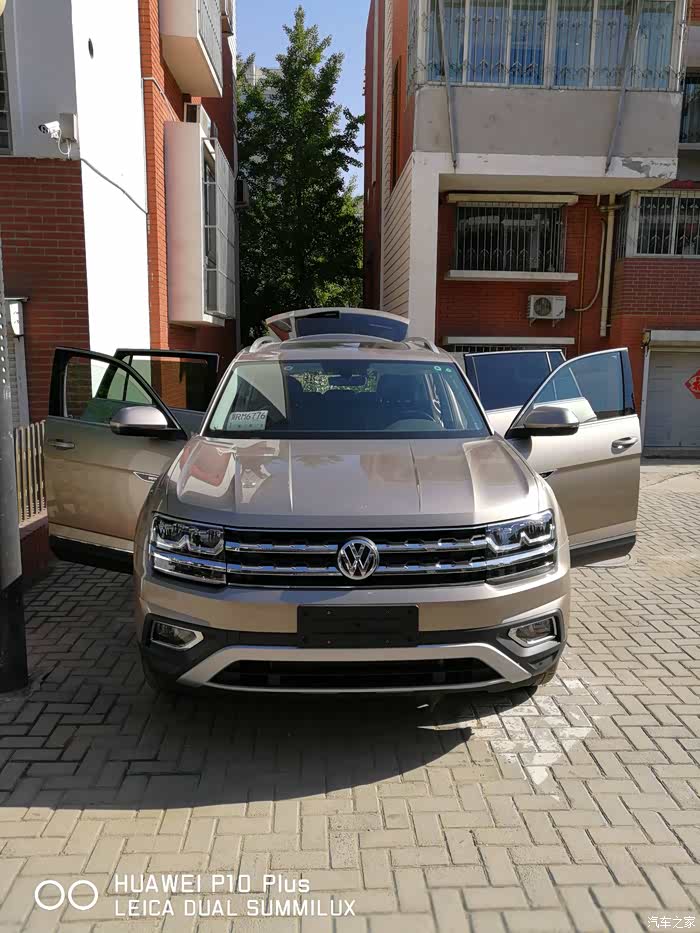 途昂天漠金提车作业