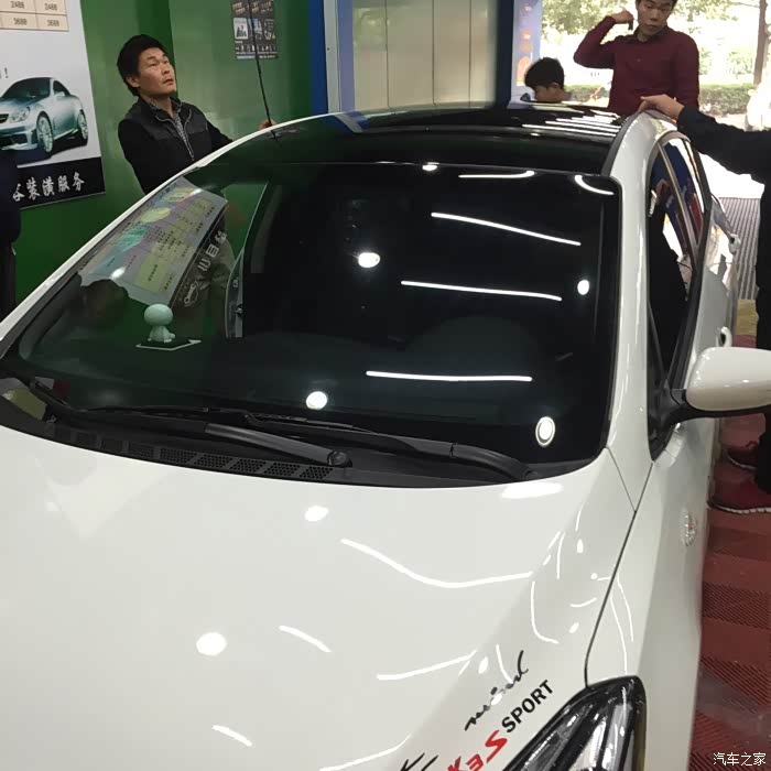 【图】车顶贴了黑膜,效果怎么样?_起亚k3/k3s论坛_汽车之家论坛