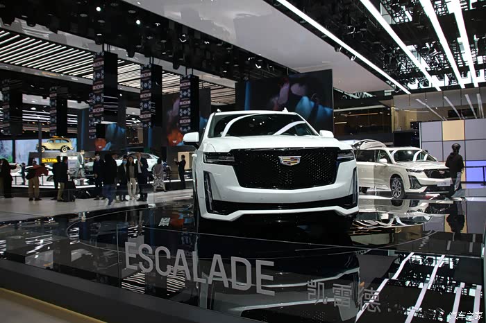 2021上海车展实拍凯迪拉克凯雷德