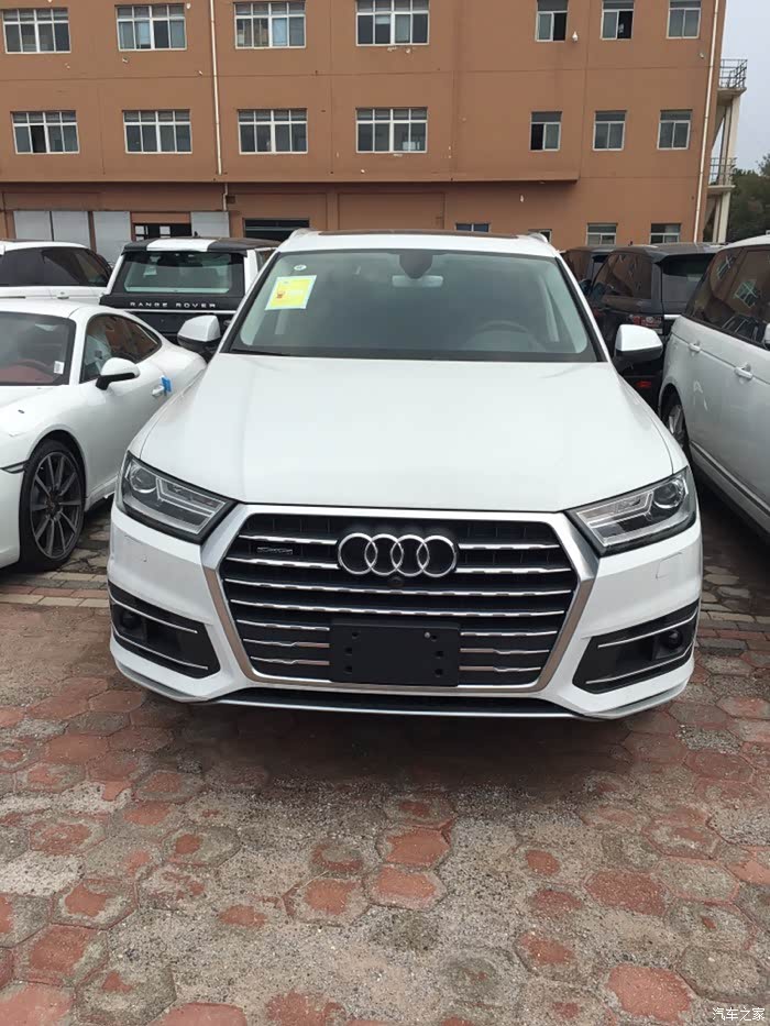 加版奥迪q7白色技术型提车