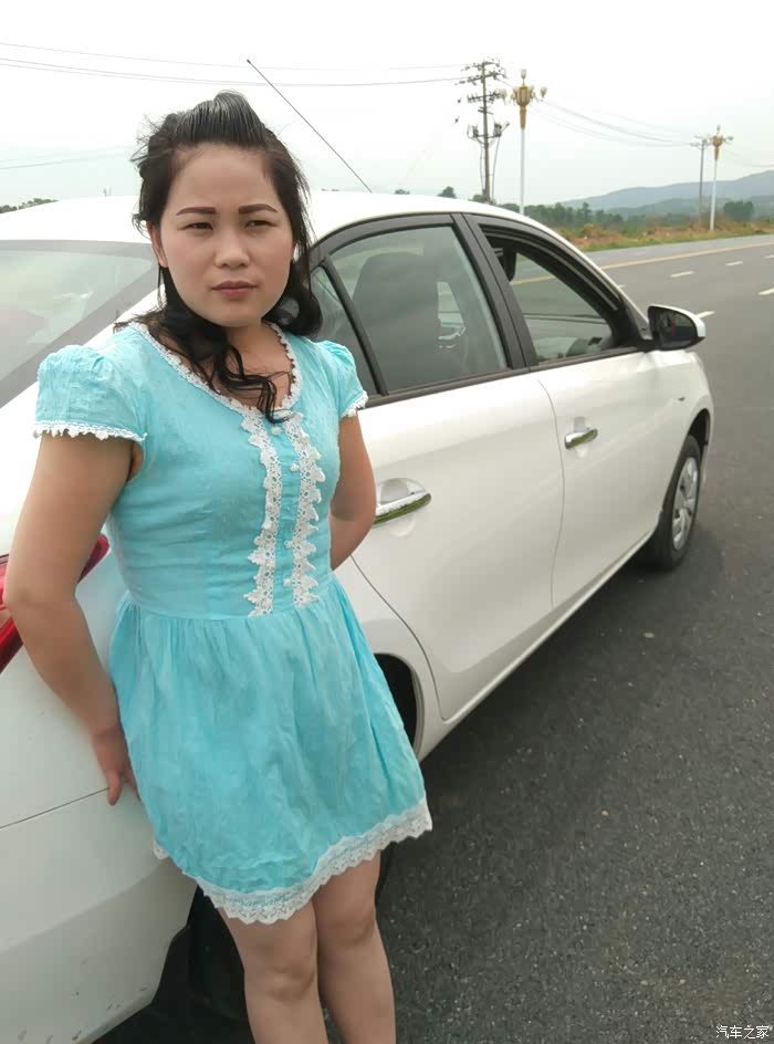 花爆之乡江西万载—媳妇做车模