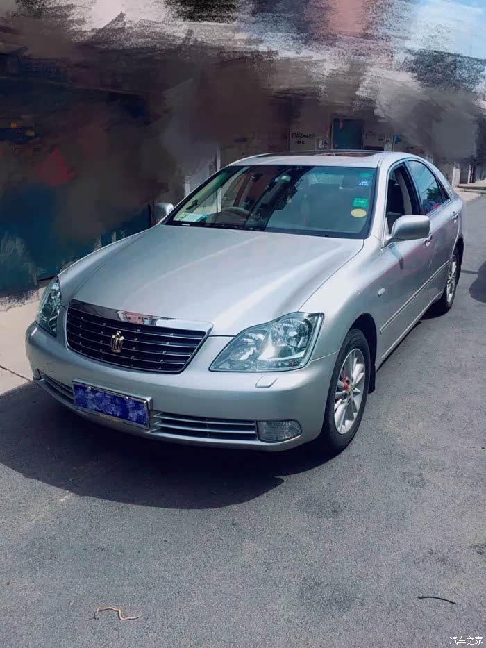 画的太完美了!很喜欢,帮我画张12代银色丰田皇冠呗!非常感谢!