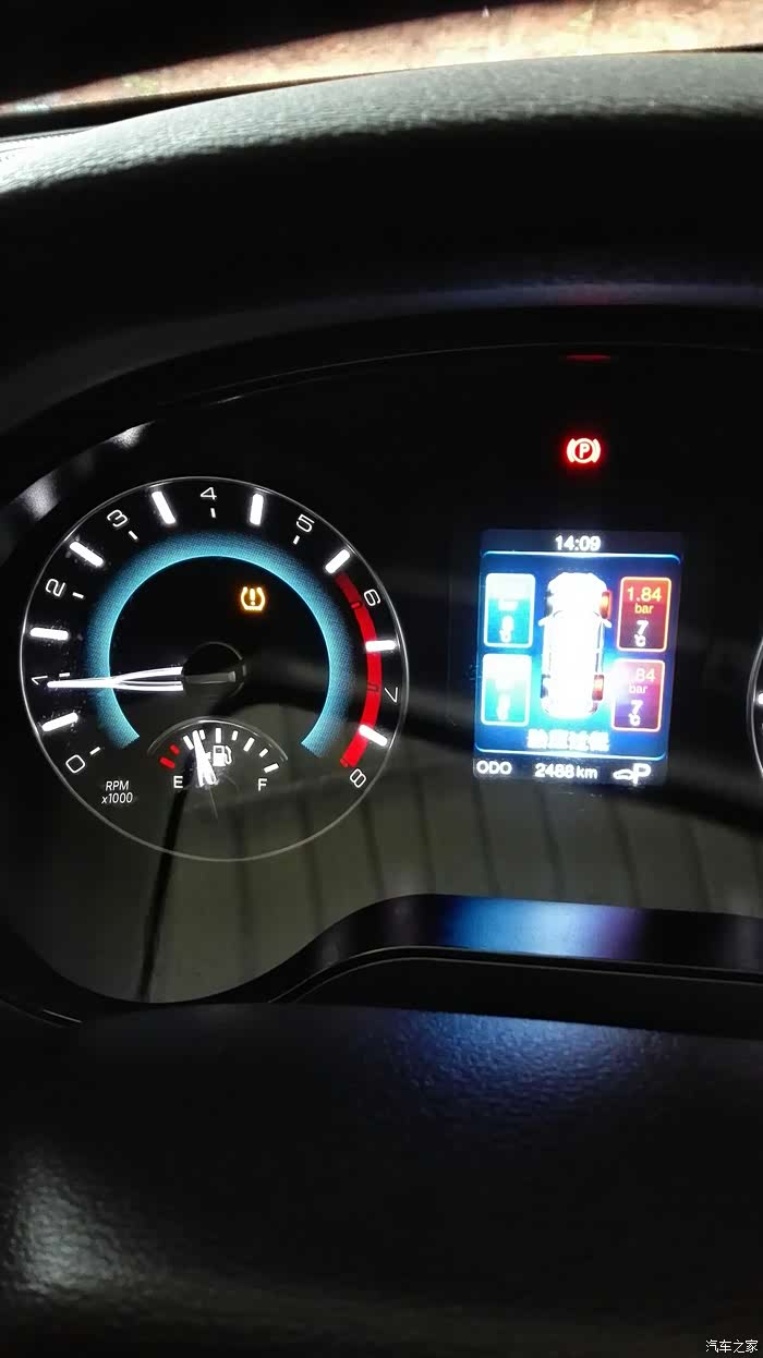 左边的仪表盘的黄色感叹号是什么意思