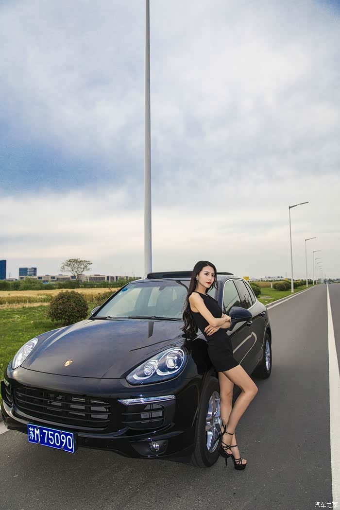 香车美女保时捷卡宴泰州宝恒汇汽车玩乐部