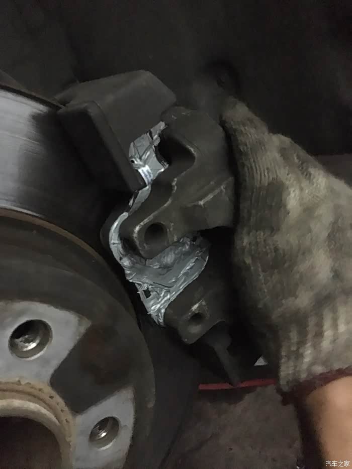 宝马5系左前轮异响