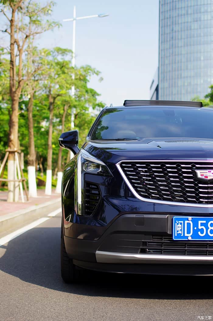 xt4黛蓝首秀灯大灯小灯会变