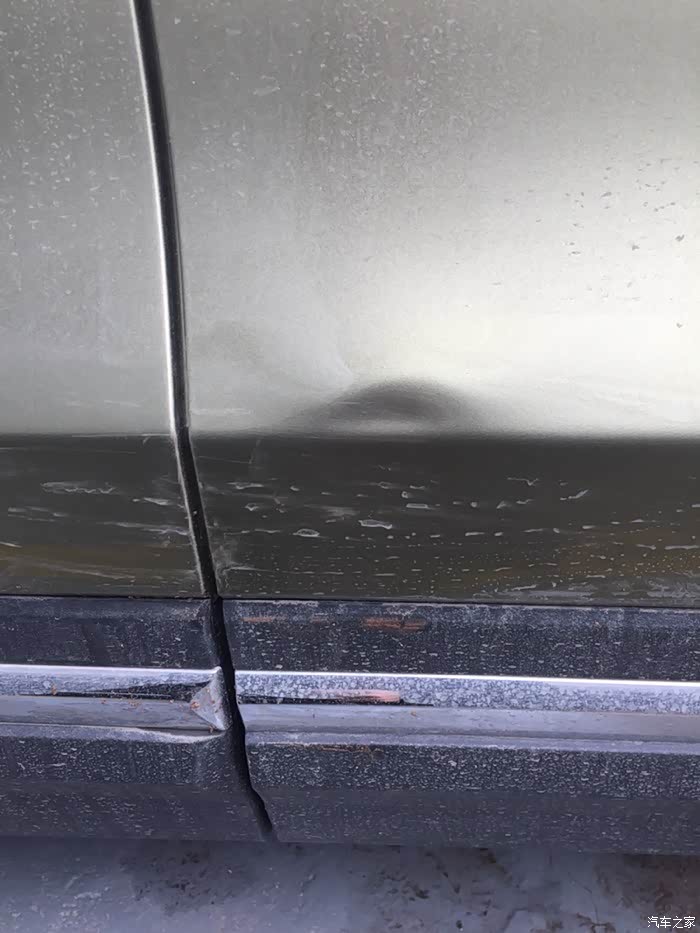 车门被撞了一个凹坑有什么办法修好吗