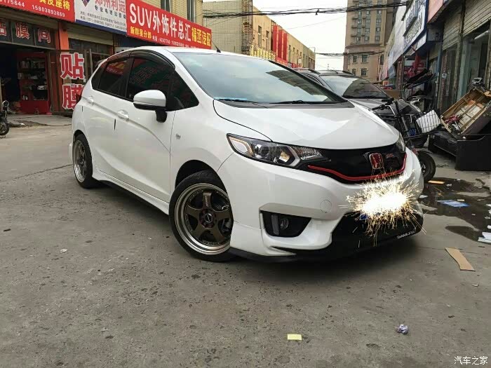 飞度大神们,有没改17寸轮毂的!