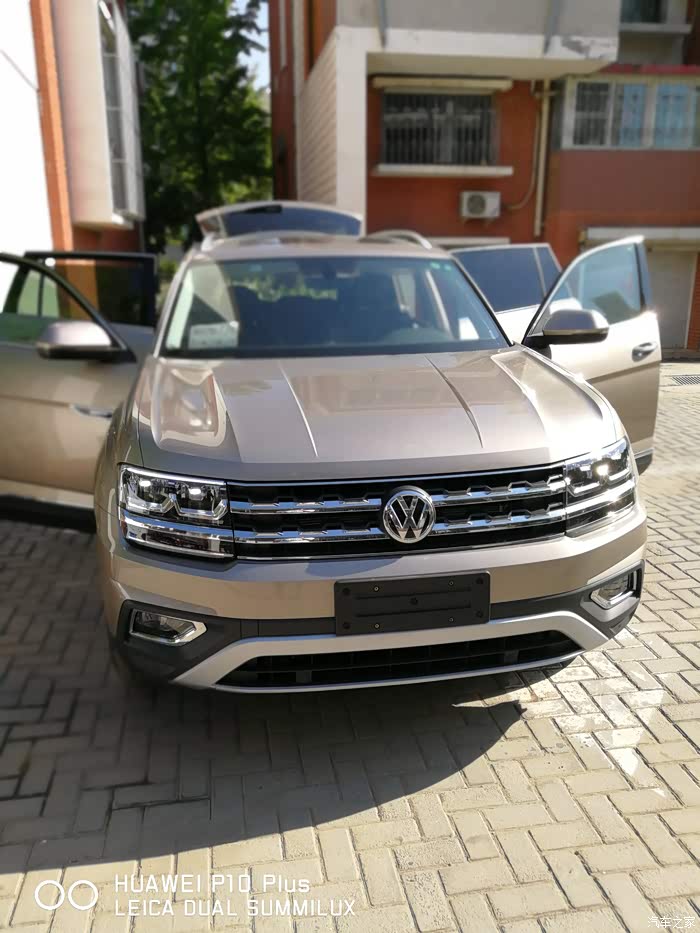 途昂天漠金提车作业