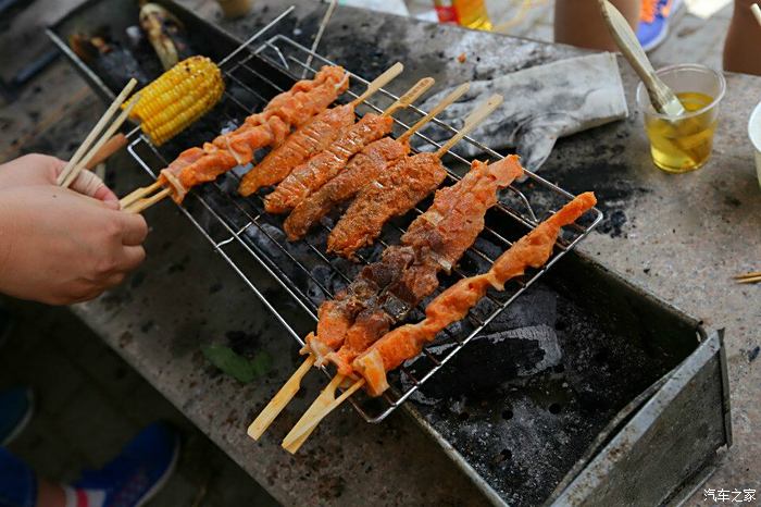 东风风神ax7车友会石榴红村烧烤聚餐