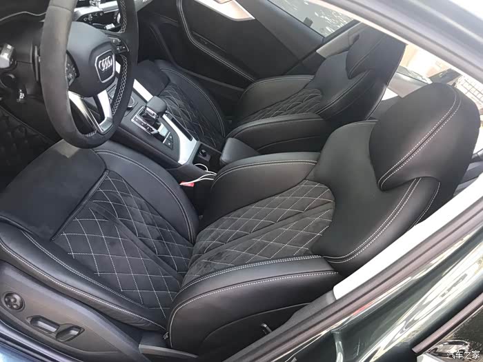 17款a4lrs翻毛皮座椅银耳帅不帅