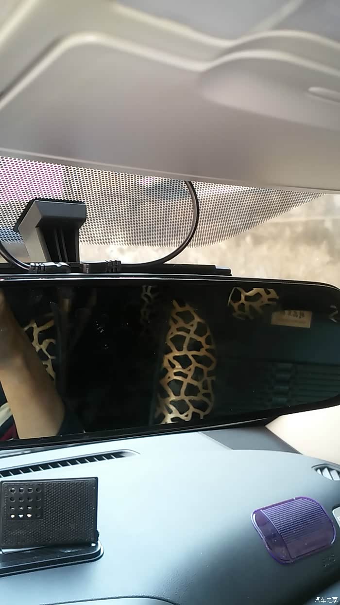 小6安装天之眼t6行车记录仪