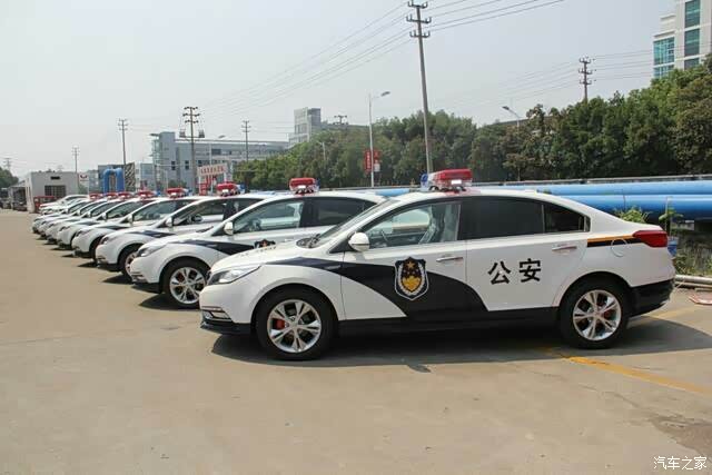 看看警车 众泰z500